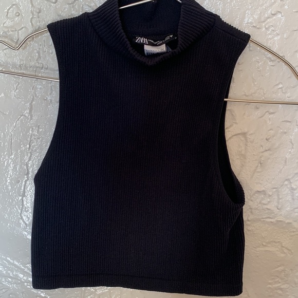 Zara Ribbed Crop Top - Picture 2 of 4